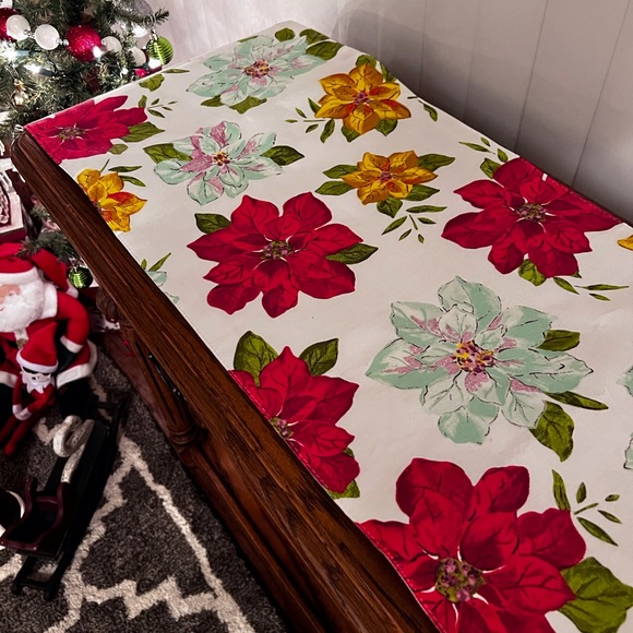 Pioneer Woman Table Runner - Picture 1 of 4